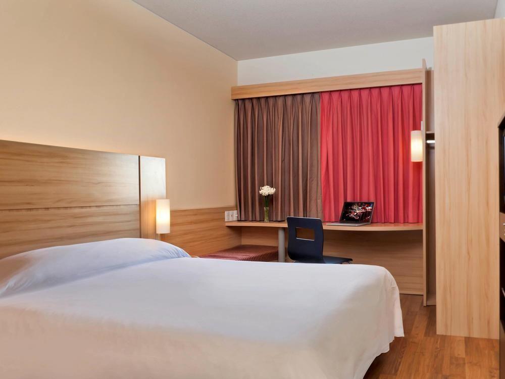 Ibis Santiago Estacion Central Екстериор снимка